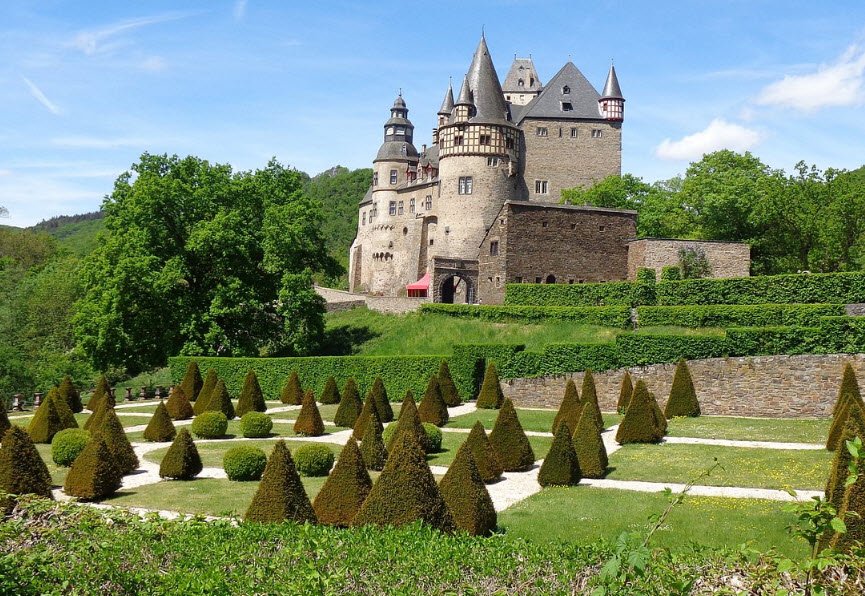 Buerresheim Castle, Sankt Johann, Mayen-Koblenz, Germany, Germany